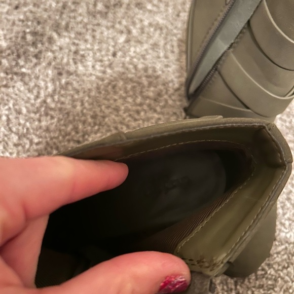 Gray wrap ankle booties with gold buckles - Picture 4 of 5